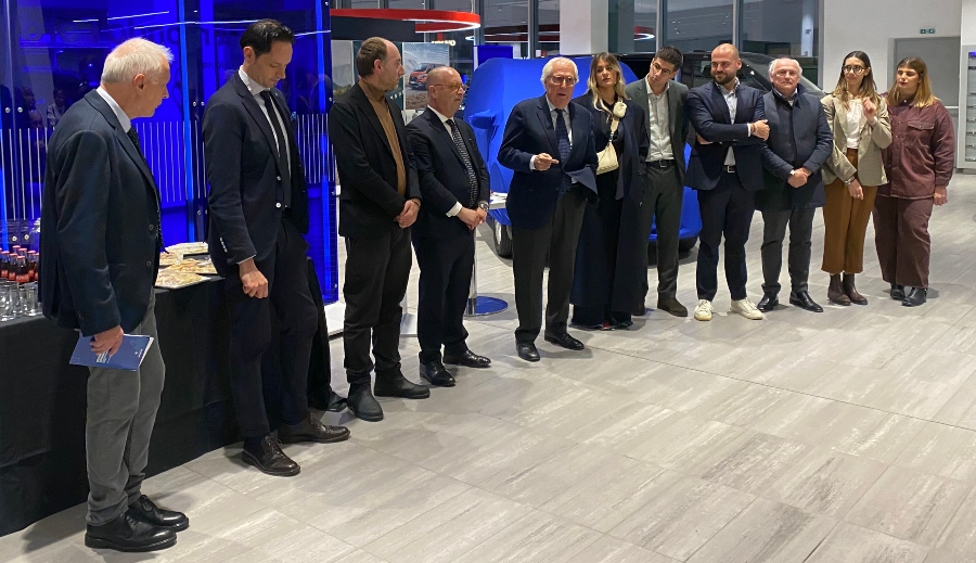 I giovani Ascom donano automezzo a “Insieme” I giovani Ascom donano automezzo a “Insieme”